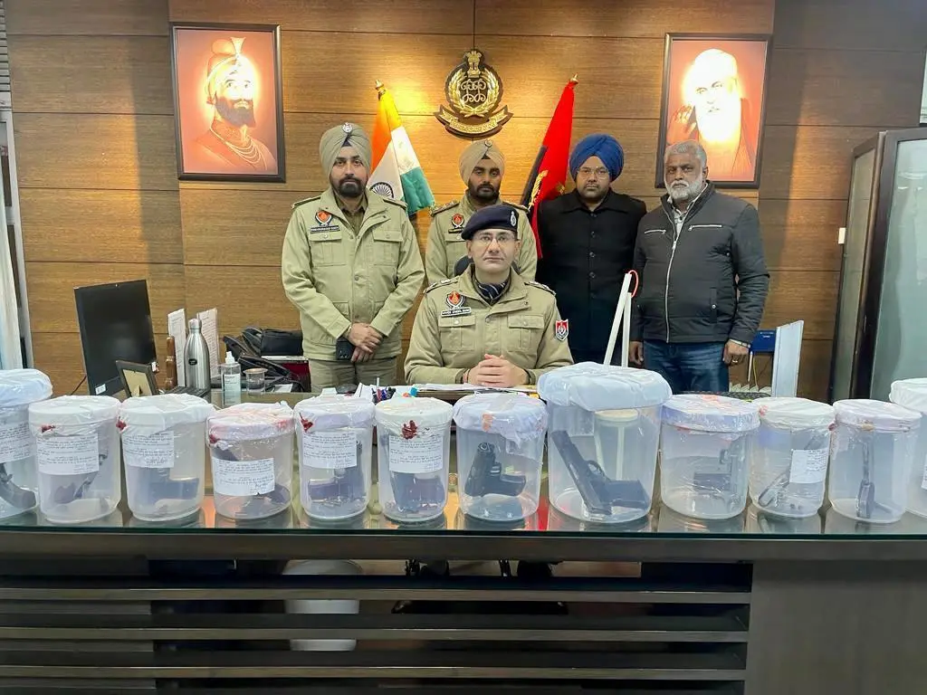 Ropar police arrest 6 members of Bhagwanpuria gang; seize 12 pistols